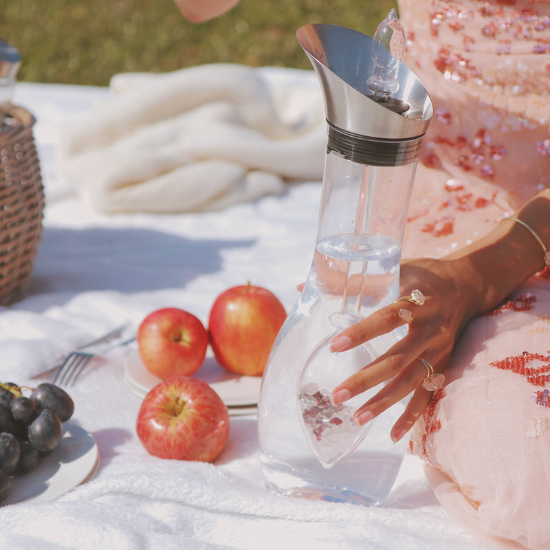 Water Stick VitaJuwel "Love" (rose quartz, garnet, rock crystal) With "Era" Water Carafe, 1.3L - Beau Life